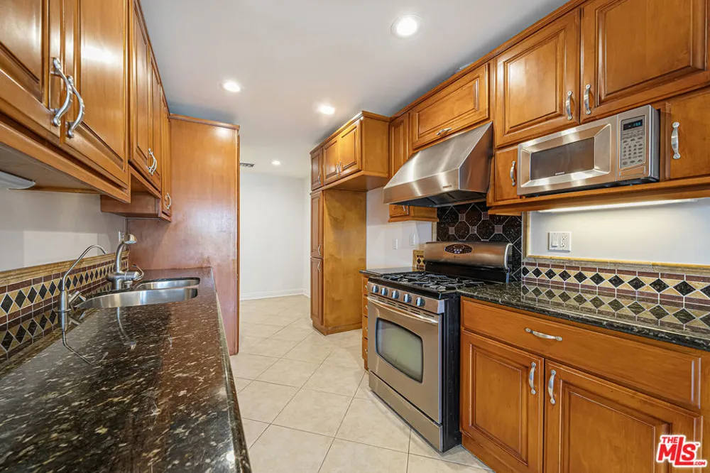 10650 Holman Avenue #308 Los Angeles, CA 90024