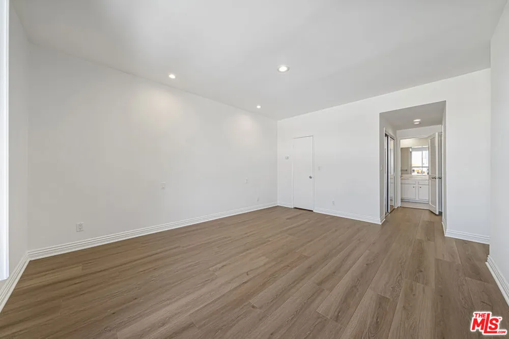 10650 Holman Avenue #308 Los Angeles, CA 90024