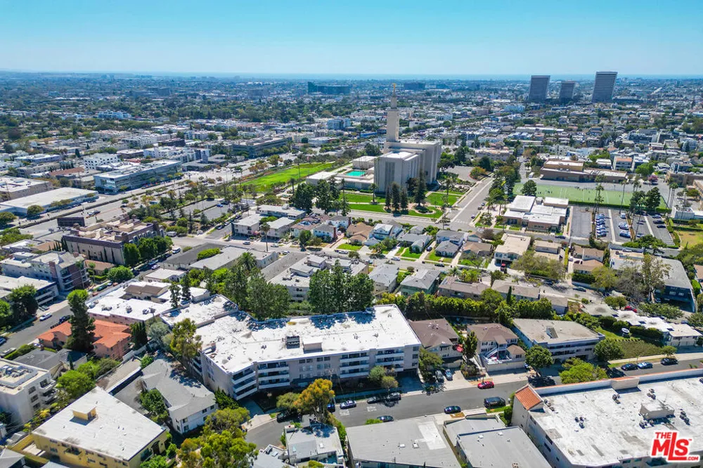 10650 Holman Avenue #308 Los Angeles, CA 90024