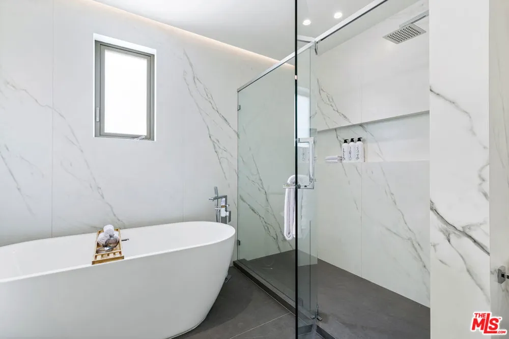 1644 Malcolm Avenue #420 Los Angeles, CA 90025