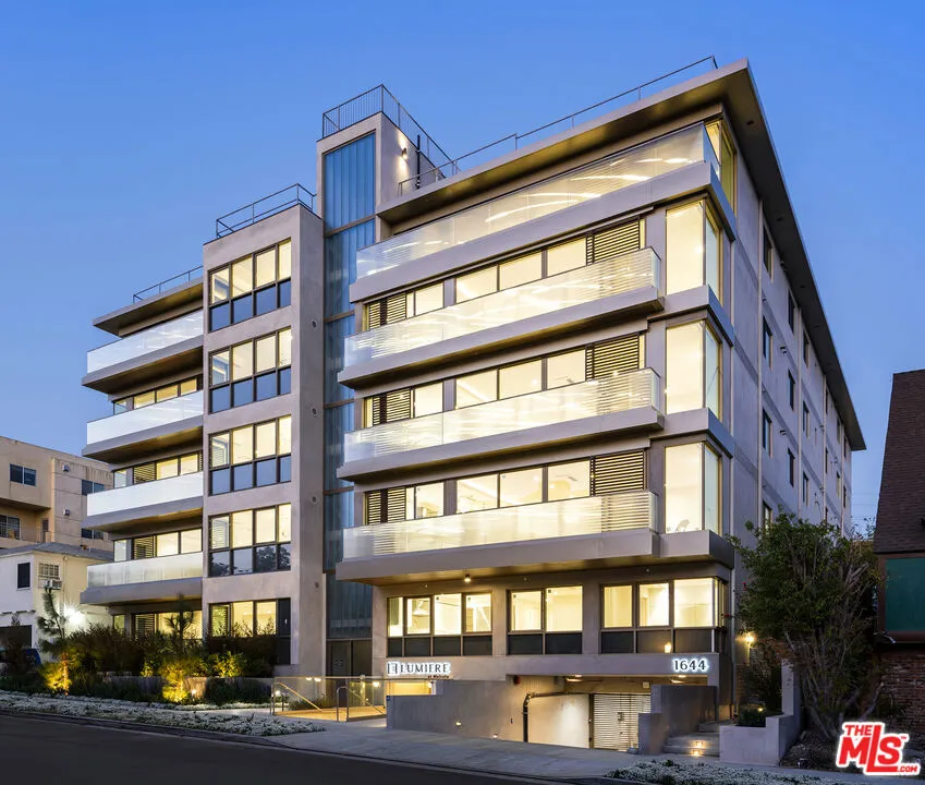 1644 Malcolm Avenue #420 Los Angeles, CA 90025
