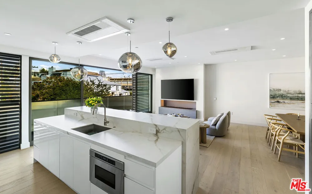 1644 Malcolm Avenue #420 Los Angeles, CA 90025