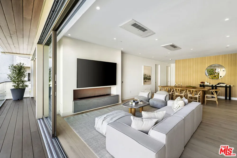 1644 Malcolm Avenue #420 Los Angeles, CA 90025