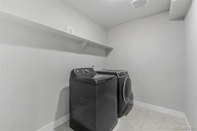 6034 Nepal Street Aurora, CO 80019