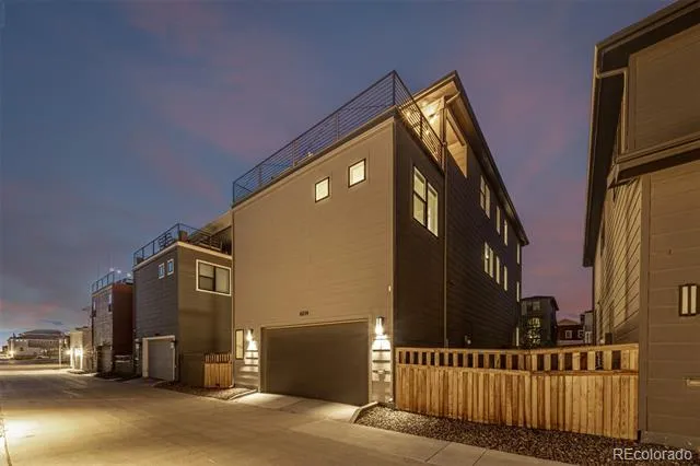 6034 Nepal Street Aurora, CO 80019