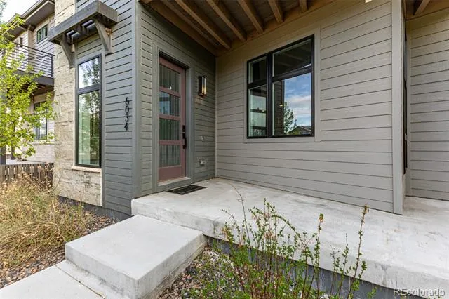 6034 Nepal Street Aurora, CO 80019