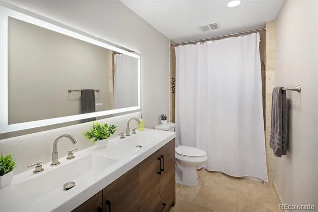7301 E Jarvis Place Denver, CO 80237