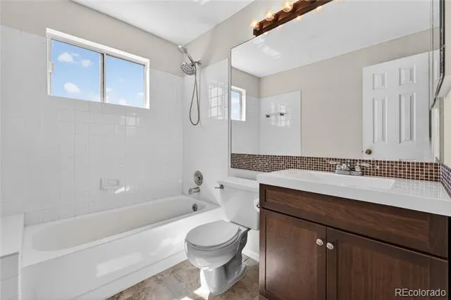 5066 S Genoa Street Centennial, CO 80015