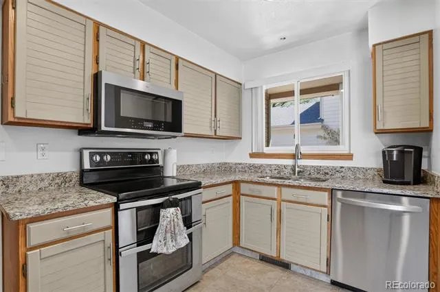 12816 E Wyoming Circle Aurora, CO 80012