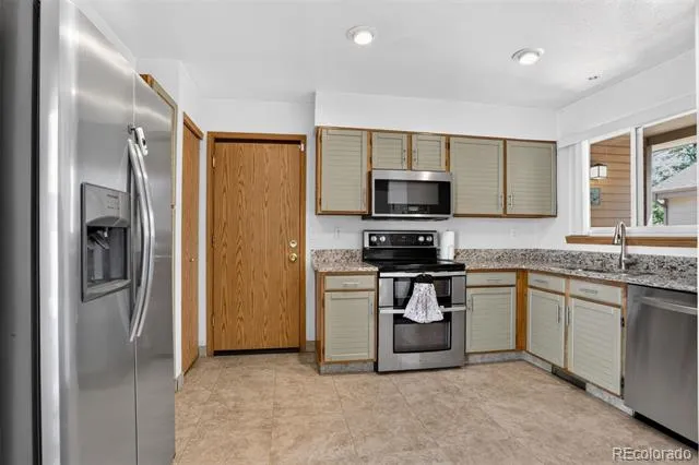 12816 E Wyoming Circle Aurora, CO 80012