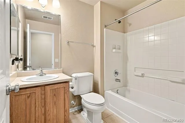 5526 Lewiston Street Denver, CO 80239
