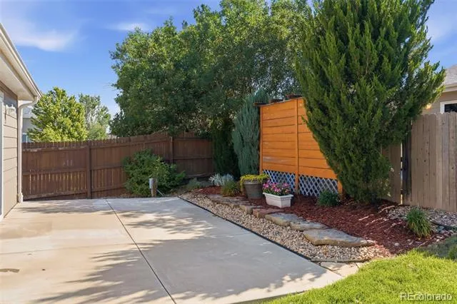 5526 Lewiston Street Denver, CO 80239