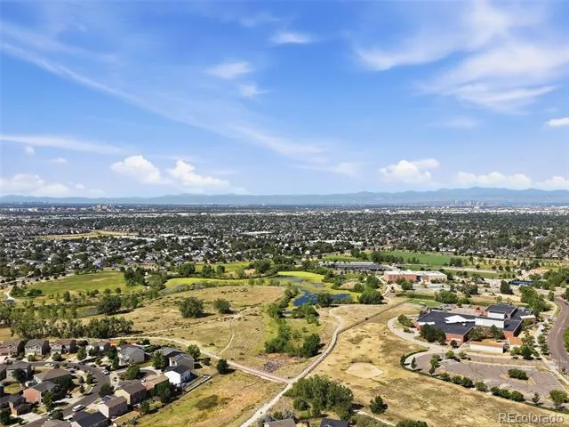 5526 Lewiston Street Denver, CO 80239