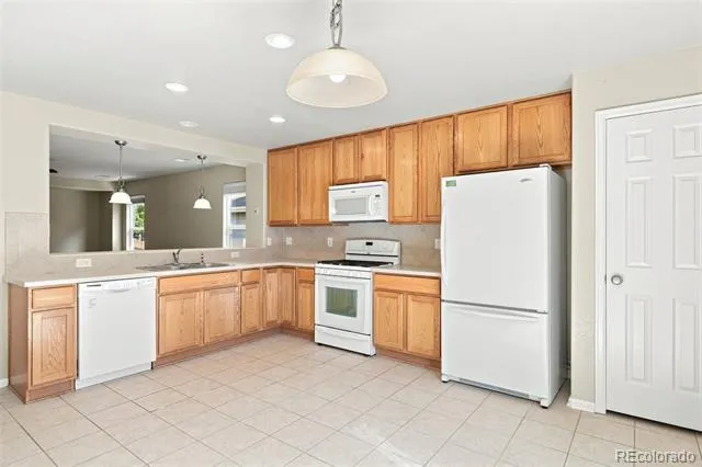5526 Lewiston Street Denver, CO 80239
