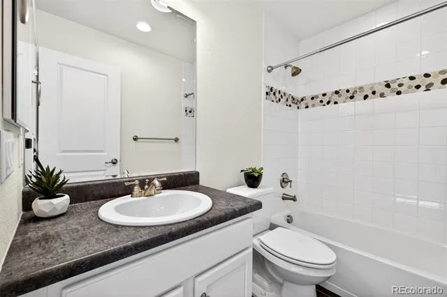 14801 E Poundstone Drive Aurora, CO 80015
