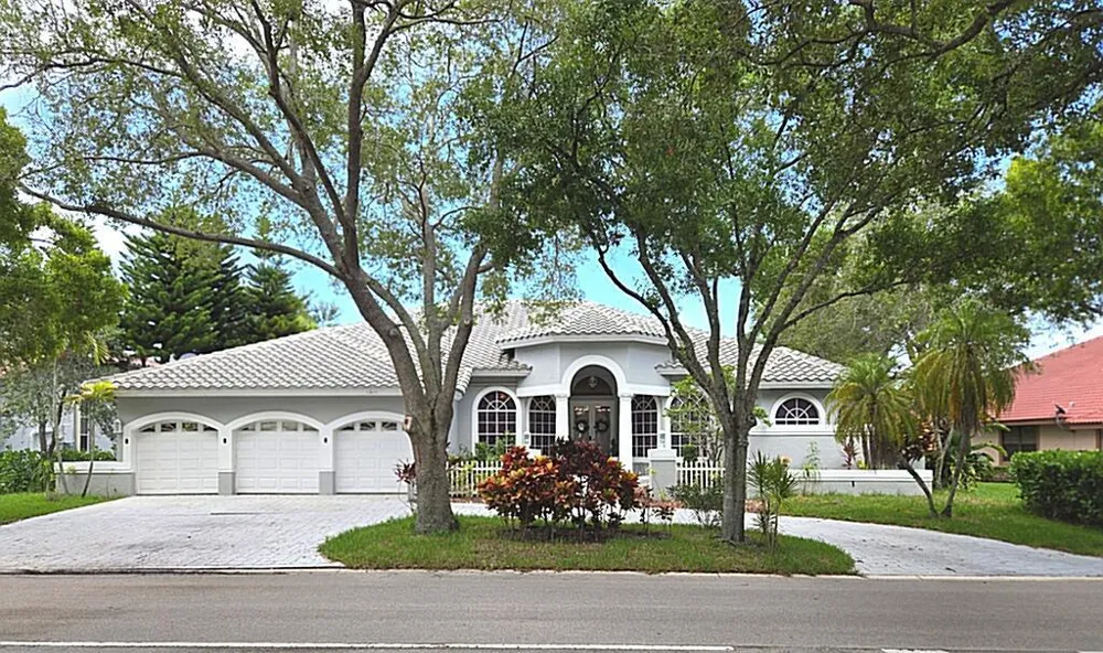 1811 Eagle Trace Boulevard W Coral Springs, FL 33071