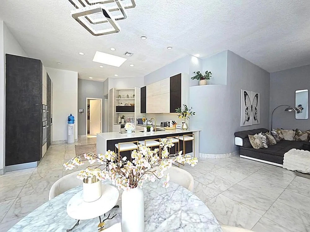 1811 Eagle Trace Boulevard W Coral Springs, FL 33071
