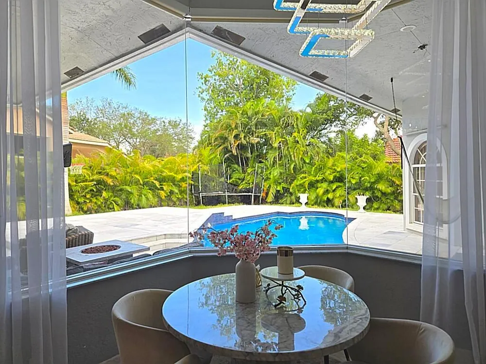 1811 Eagle Trace Boulevard W Coral Springs, FL 33071