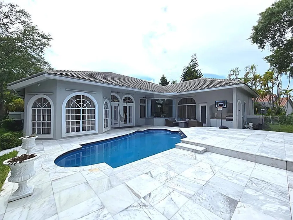 1811 Eagle Trace Boulevard W Coral Springs, FL 33071