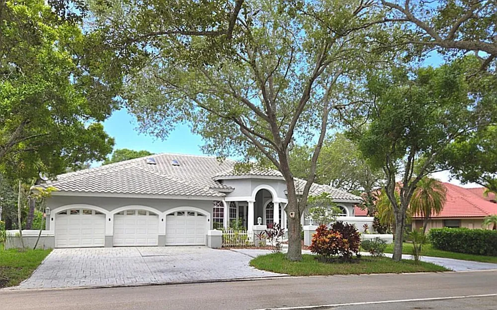 1811 Eagle Trace Boulevard W Coral Springs, FL 33071
