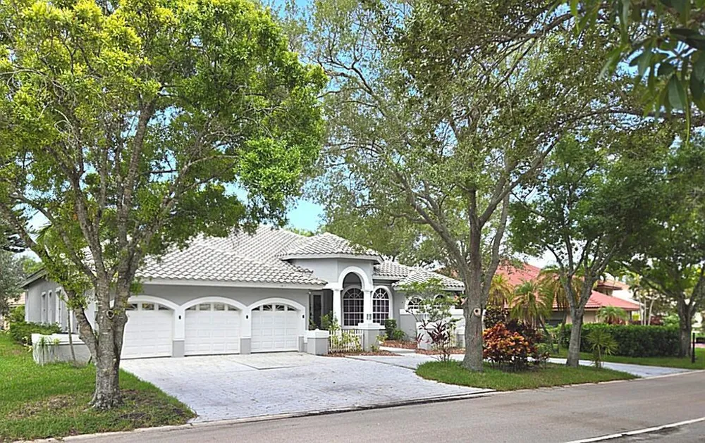 1811 Eagle Trace Boulevard W Coral Springs, FL 33071