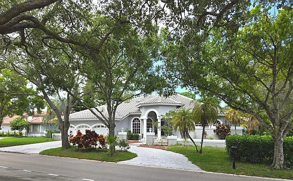 1811 Eagle Trace Boulevard W Coral Springs, FL 33071