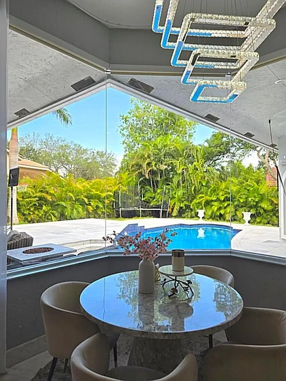 1811 Eagle Trace Boulevard W Coral Springs, FL 33071