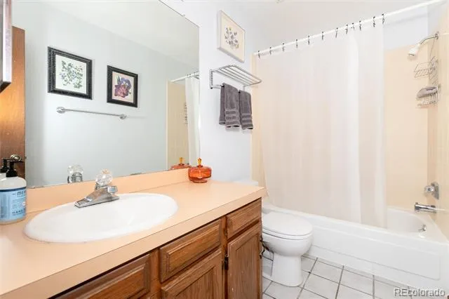 18396 E Berry Drive Centennial, CO 80015