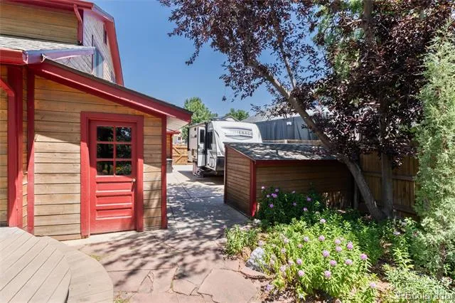 18396 E Berry Drive Centennial, CO 80015