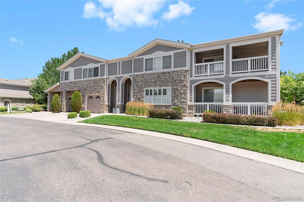 4251 S Blackhawk Circle #3B Aurora, CO 80014