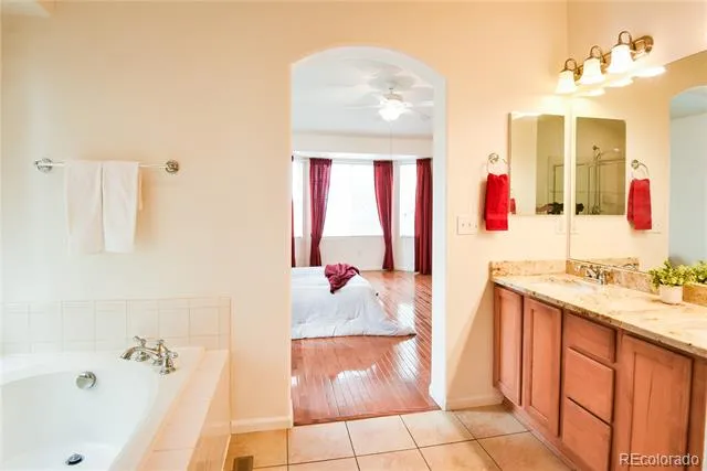 23627 E Bellewood Drive Aurora, CO 80016