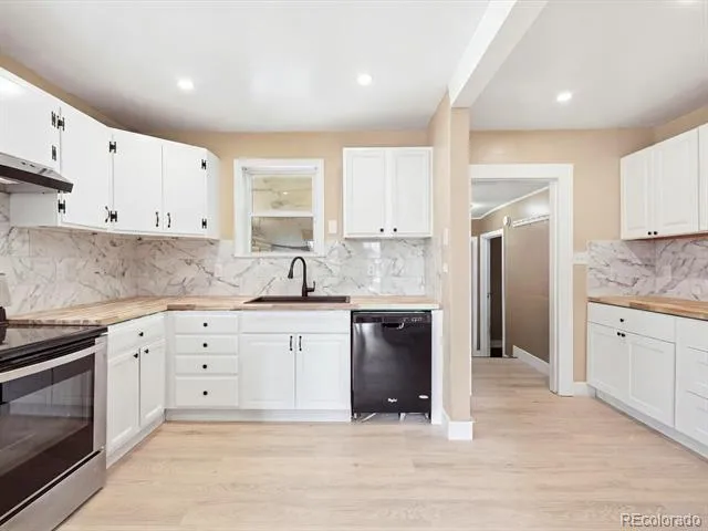 1685 Clinton Street Aurora, CO 80010