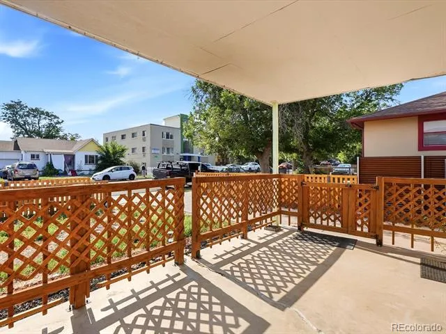 1685 Clinton Street Aurora, CO 80010
