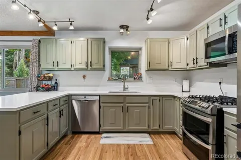 3825 Wesley Court
