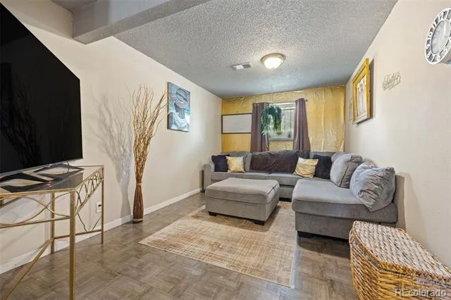 4725 Topeka Court Denver, CO 80239