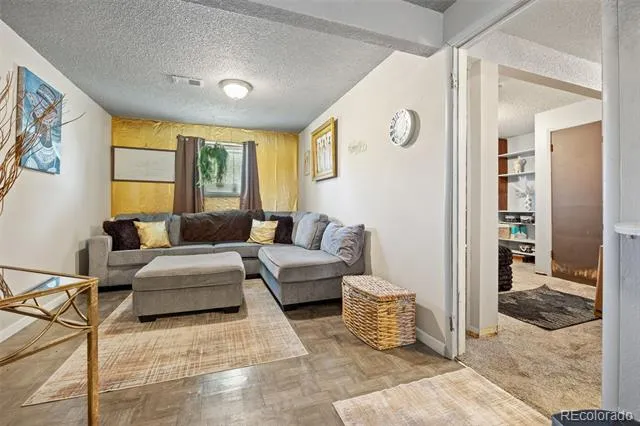 4725 Topeka Court Denver, CO 80239