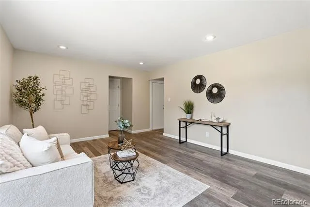 2725 Flintridge Drive Colorado Springs, CO 80918