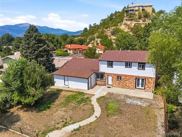 2725 Flintridge Drive Colorado Springs, CO 80918