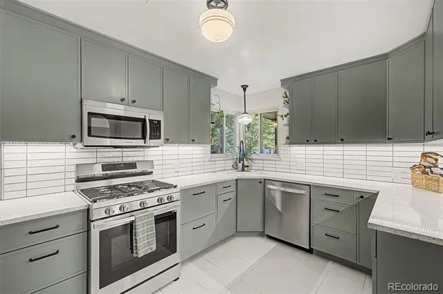 2960 S Corona Street Englewood, CO 80113