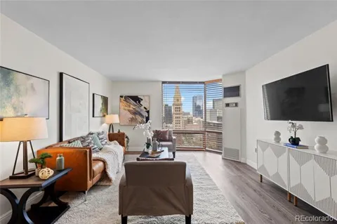 1625 Larimer Street #2104