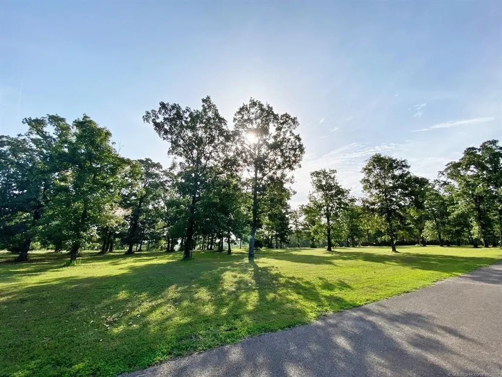 36130 S Magnolia Lane Park Hill, OK 74451