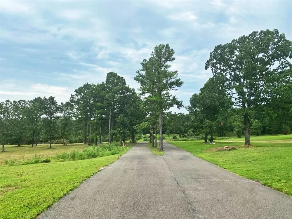 36130 S Magnolia Lane Park Hill, OK 74451