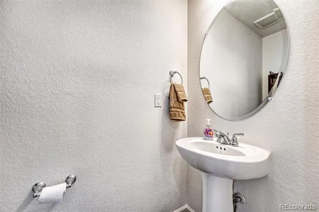 3934 Quatar Court Aurora, CO 80019