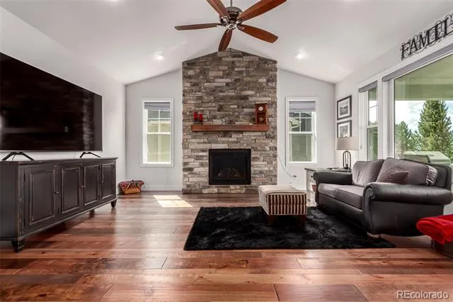 909 signal Court Timnath, CO 80547