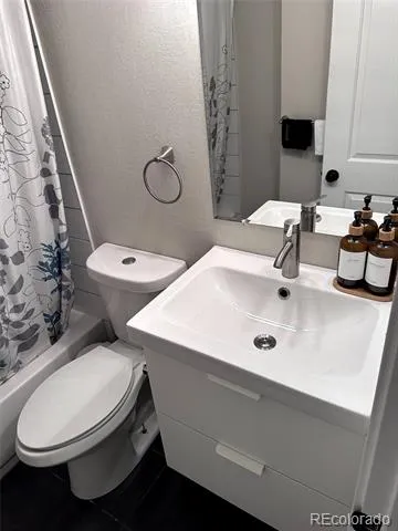 6718 W 70th Place Arvada, CO 80003