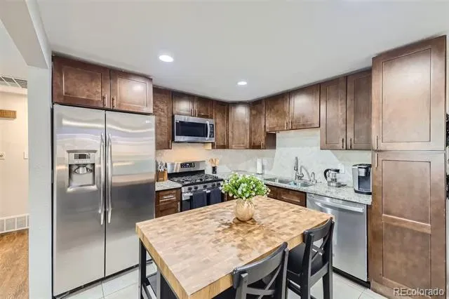 6718 W 70th Place Arvada, CO 80003
