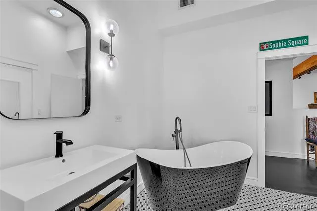 800 W 8th Avenue #201 Denver, CO 80204