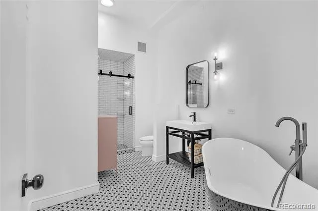 800 W 8th Avenue #201 Denver, CO 80204