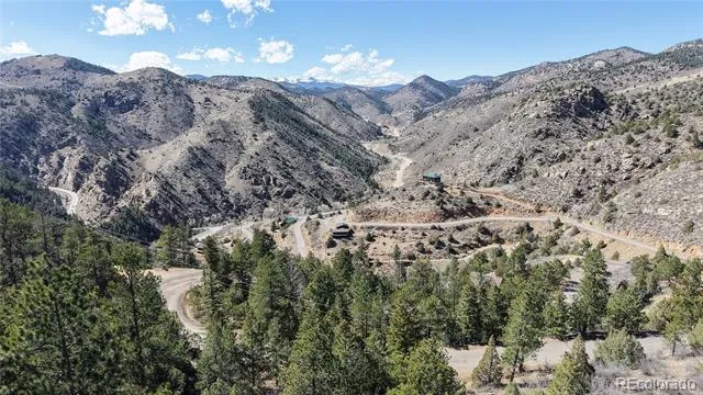 2050 Coyote Spur Golden, CO 80403