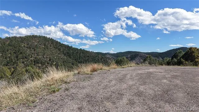 2050 Coyote Spur Golden, CO 80403